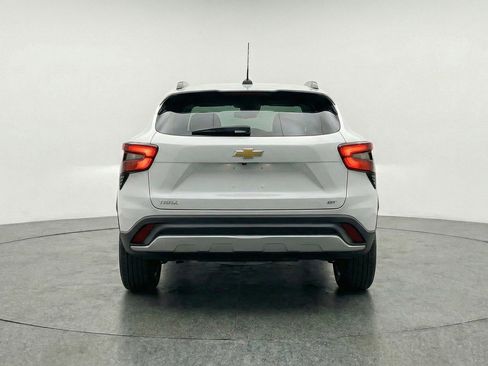 Used 2025 Chevrolet Trax LT w/ LT Convenience Package image 7