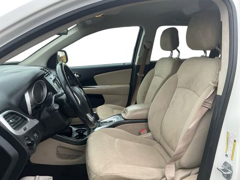 Used 2020 Dodge Journey SE w/ SE Popular Equipment Group image 9