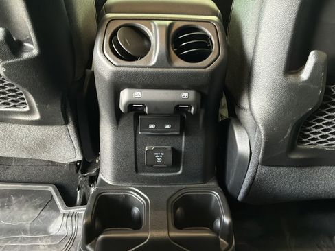 Used 2025 Jeep Gladiator Rubicon w/ Steel Bumper Group AWD/4WD image 26