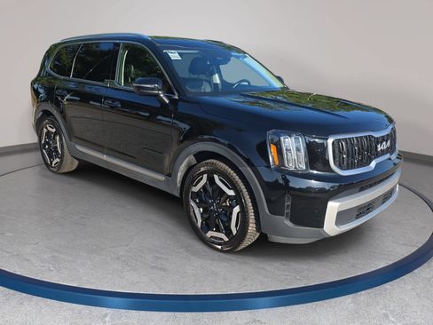 Used 2024 Kia Telluride EX w/ EX Captain's Chair Package FWD image 1