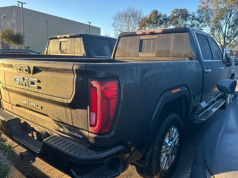 Used 2021 GMC Sierra 2500 Denali w/ Denali Ultimate Package image 3