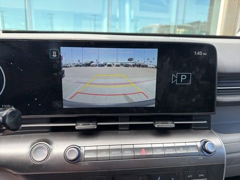 Used 2025 Hyundai Kona SEL image 11