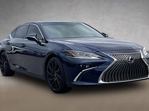Used 2019 Lexus ES 350 Ultra Luxury w/ Accessory Package FWD image 10