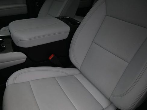 Used 2025 Chevrolet Tahoe Premier w/ Sun And Tow Package AWD/4WD image 17