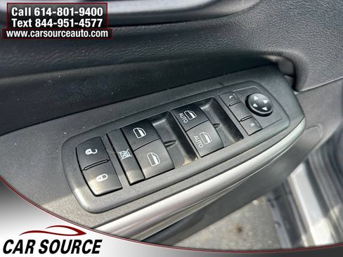 Used 2019 Jeep Cherokee Latitude Plus w/ Cold Weather Group AWD/4WD image 11