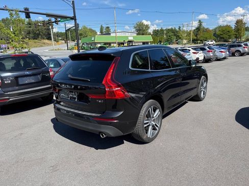 Used 2019 Volvo XC60 T6 Momentum w/ Multimedia Package image 4