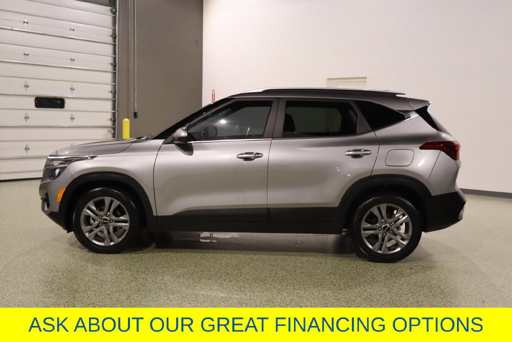 Used 2023 Kia Seltos S w/ Navigation Package FWD image 5
