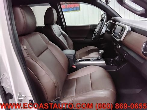 Used 2023 Toyota Tacoma Limited image 14