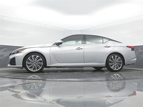 Used 2023 Nissan Altima 2.5 SL image 47