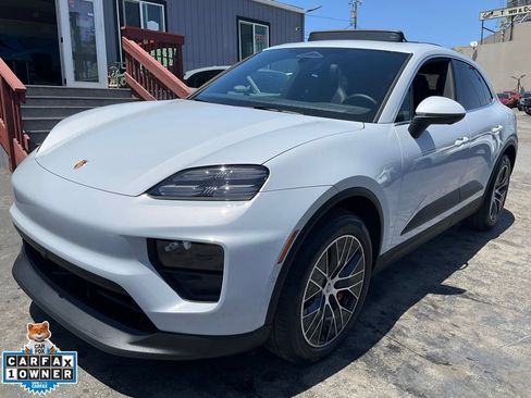 Used 2025 Porsche Macan 4S Electric AWD/4WD image 91