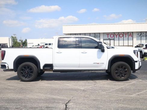 Used 2024 GMC Sierra 2500 AT4 w/ AT4 Premium Plus Package AWD/4WD image 4