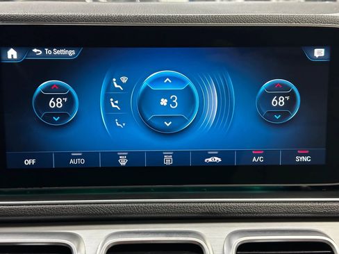 Used 2023 Mercedes-Benz GLE 350 GLE 350 4MATIC Sport Utility 4 w/ Premium Package image 46