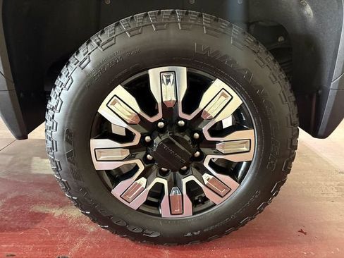 Used 2025 GMC Sierra 3500 Denali w/ Denali Reserve Package AWD/4WD image 39