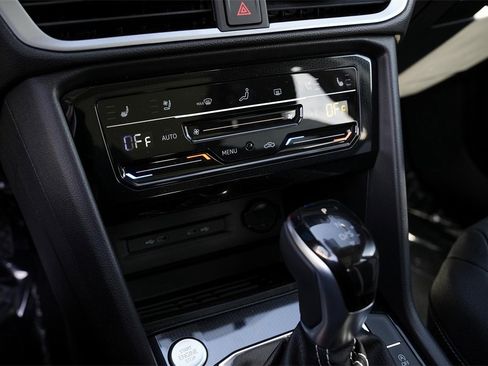 New 2026 Volkswagen Taos SEL image 15