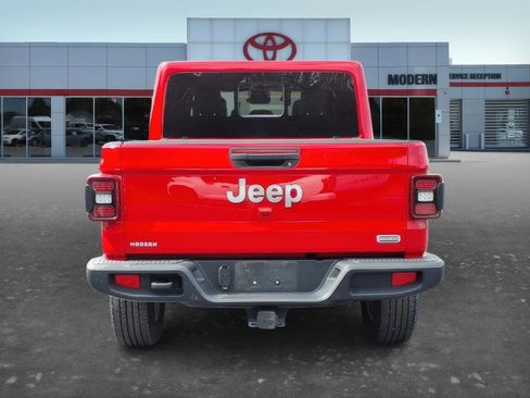 Used 2020 Jeep Gladiator Overland image 5