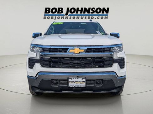 Used 2024 Chevrolet Silverado 1500 LT AWD/4WD image 6