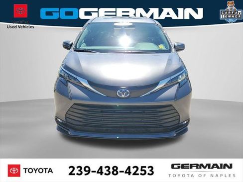 Certified 2025 Toyota Sienna XLE image 3