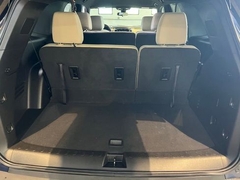 Used 2023 Chevrolet Traverse LS w/ Safety Package AWD/4WD image 11