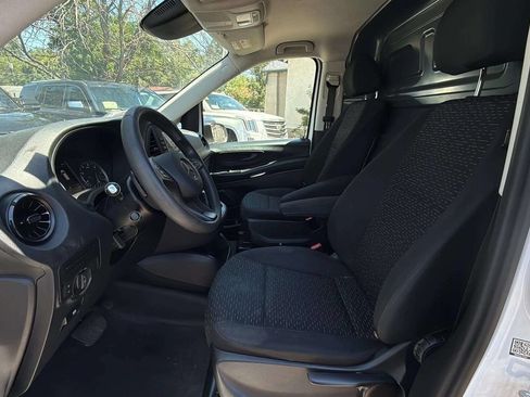 Used 2023 Mercedes-Benz Metris image 14