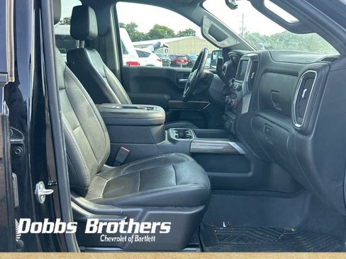 Used 2020 Chevrolet Silverado 1500 LT Trail Boss w/ Midnight Edition AWD/4WD image 14