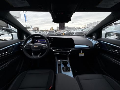 New 2026 Chevrolet Equinox EV LT image 23