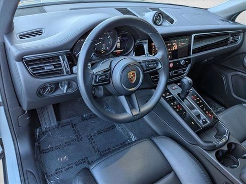 Used 2025 Porsche Macan Turbo image 4