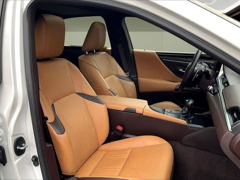 Used 2021 Lexus ES 250 w/ Luxury Package image 7