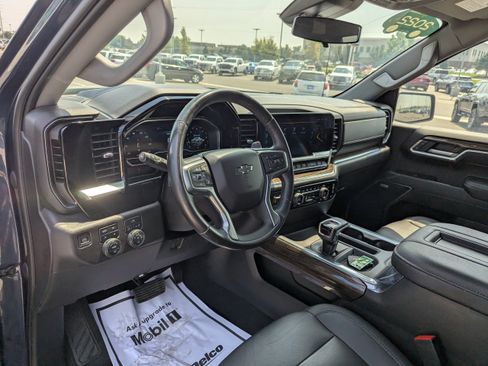 Certified 2022 Chevrolet Silverado 1500 RST w/ Convenience Package II AWD/4WD image 12