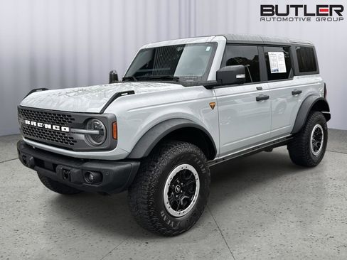 Used 2023 Ford Bronco Badlands image 1