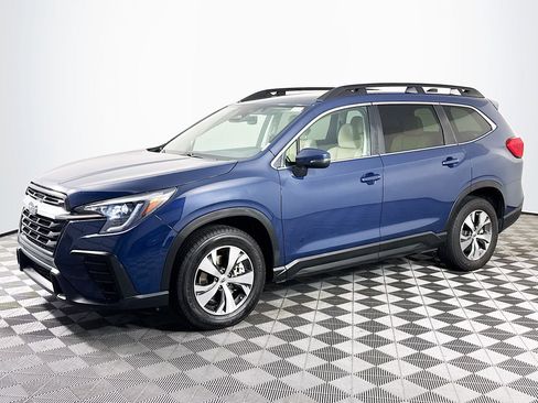 Used 2023 Subaru Ascent Premium w/ Convenience Package image 4