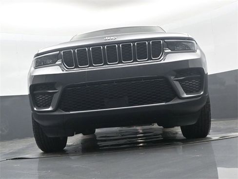New 2025 Jeep Grand Cherokee Laredo X w/ Luxury Tech Group I image 35