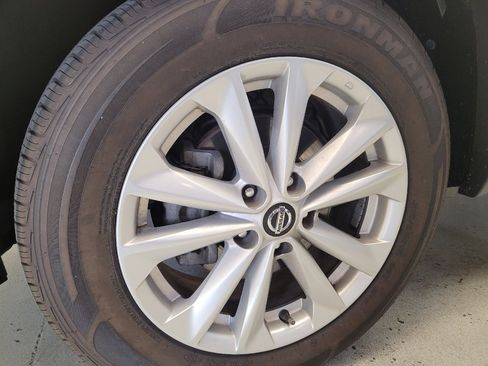 Used 2019 Nissan Rogue Sport SV image 31