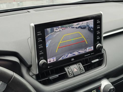 Used 2022 Toyota RAV4 XLE Premium FWD image 31