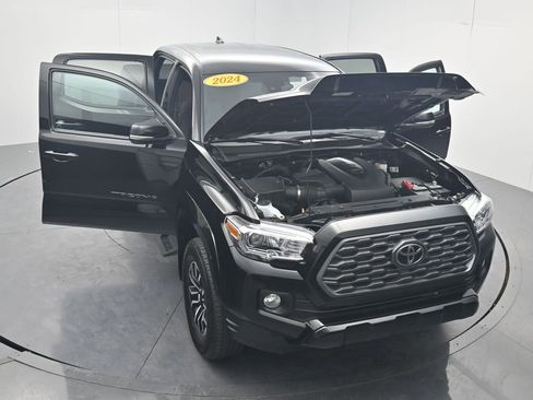 Used 2023 Toyota Tacoma TRD Sport w/ Black Out Package (TMS) image 57