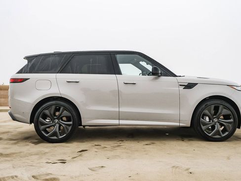 New 2025 Land Rover Range Rover Sport Dynamic SE image 4