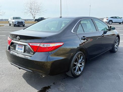 Used 2016 Toyota Camry XSE w/ Moonroof Package image 5
