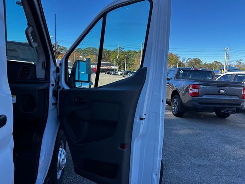 New 2026 Ford Transit 250 148 Medium Roof w/ Load Area Protection Package image 33