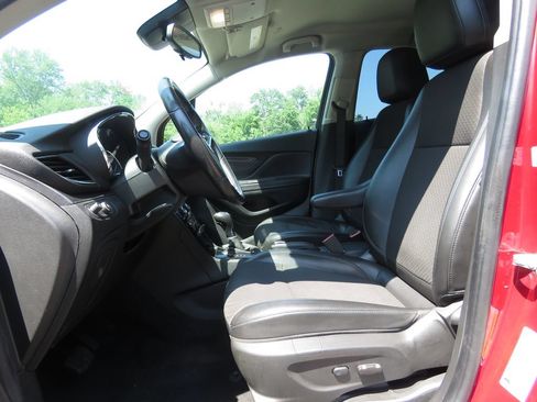 Used 2019 Buick Encore Preferred AWD/4WD image 10