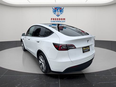 Used 2022 Tesla Model Y Long Range image 6