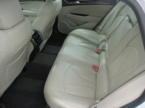 Used 2017 Buick LaCrosse Preferred image 10