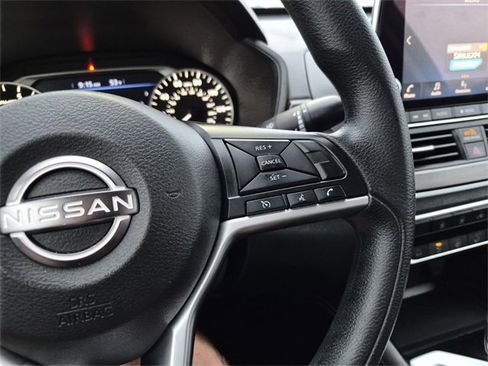 Certified 2023 Nissan Altima 2.5 SV image 28