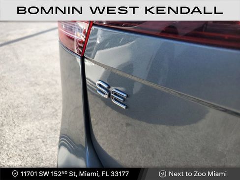 Used 2022 Volkswagen Tiguan SE image 11