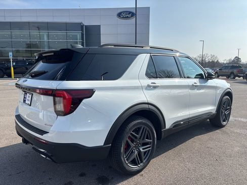 New 2026 Ford Explorer ST-Line w/ ST-Line Street Pack image 10