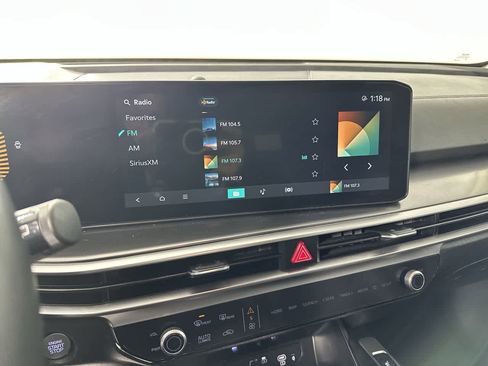 Used 2024 Kia Sorento S image 21