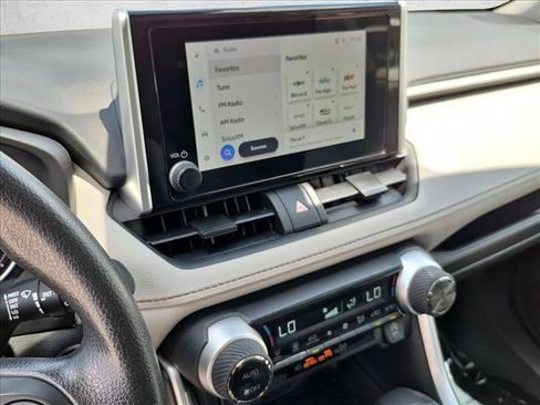 Used 2024 Toyota RAV4 XLE FWD image 11