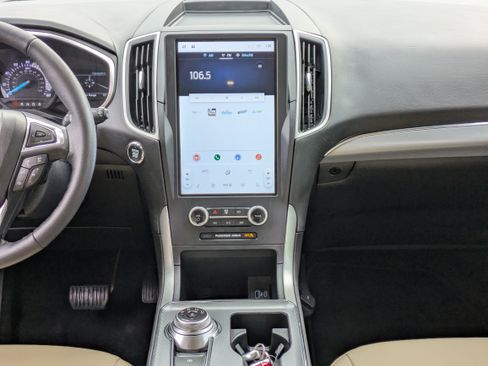 Used 2021 Ford Edge SEL w/ Convenience Package image 17