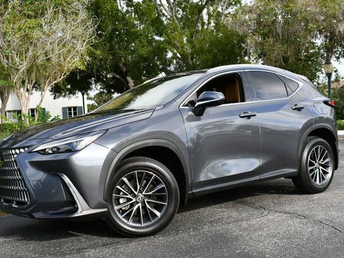 Used 2025 Lexus NX 250 FWD w/ Towing Package (2000 Lbs) image 21