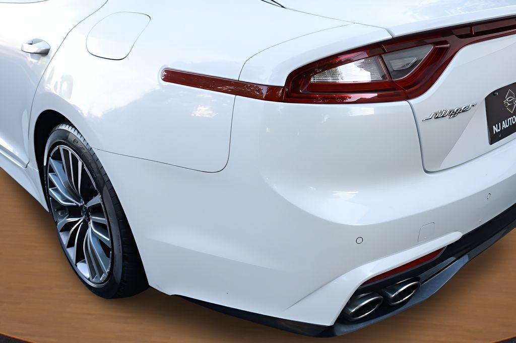 Used 2019 Kia Stinger Premium RWD image 9