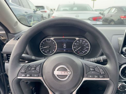 Used 2025 Nissan Sentra SV image 7