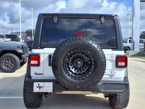 Used 2023 Jeep Wrangler Unlimited Sport AWD/4WD image 7